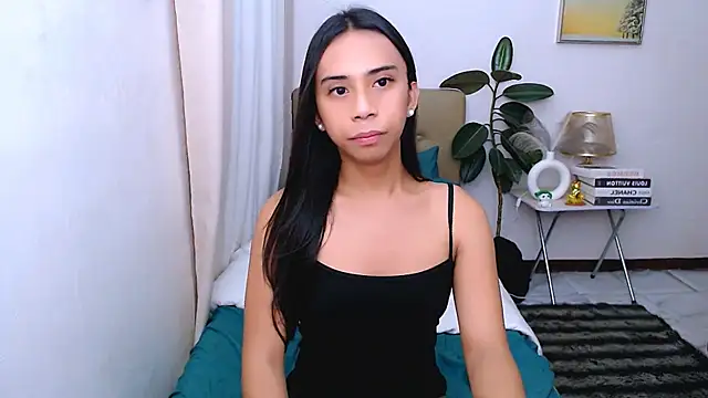 Snapshot of scarlet_smith7 chatting on 06-10-26, 01:06 scarlet smith7 online show from 06-10-26, 01:06