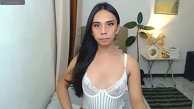 Snapshot of scarlet_smith7 chatting on 07-06-26, 01:35 scarlet smith7 online show from 07-06-26, 01:35