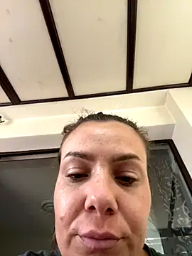 Snapshot of emmasweett11 chatting on 09-10-25, 10:48 emmasweett11 online show from 09-10-25, 10:48