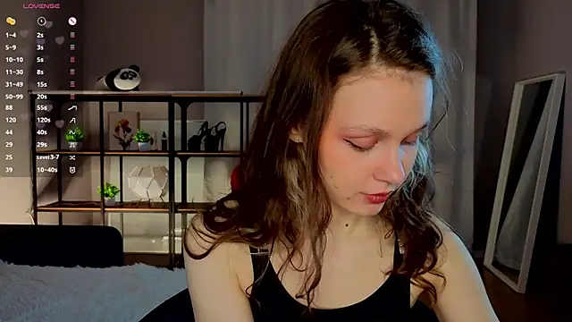 Snapshot of Tender_beauty chatting on 04-21-26, 05:39 Tender beauty online show from 04-21-26, 05:39