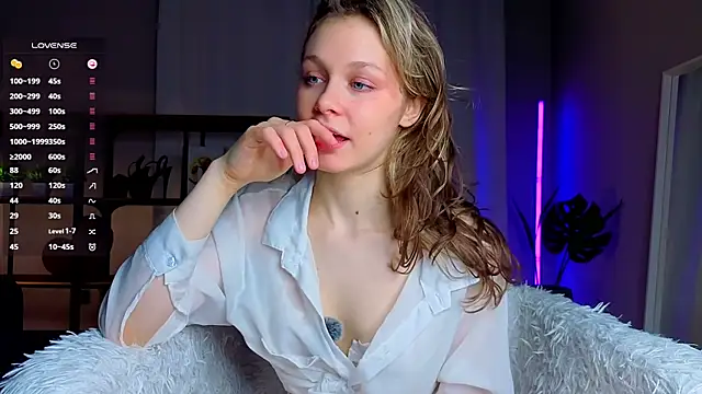 Snapshot of Tender_beauty chatting on 05-26-26, 06:37 Tender beauty online show from 05-26-26, 06:37