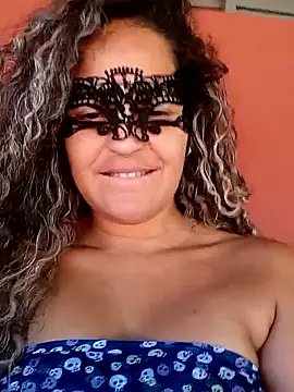 RaphinhaSanches online show from 11-19-25, 01:44