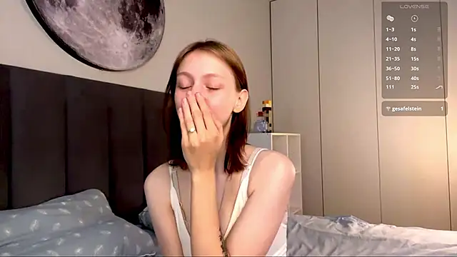 Snapshot of EllieDream chatting on 09-16-25, 07:09 EllieDream online show from 09-16-25, 07:09