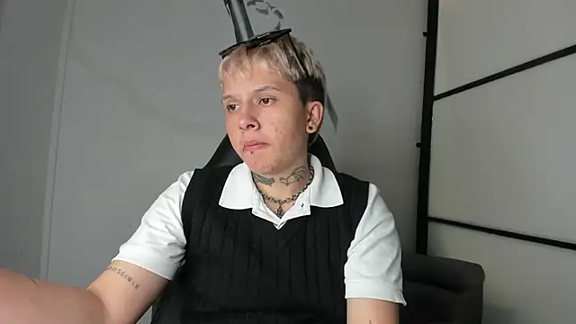 AlanRed  online show from 10-03-25, 04:31
