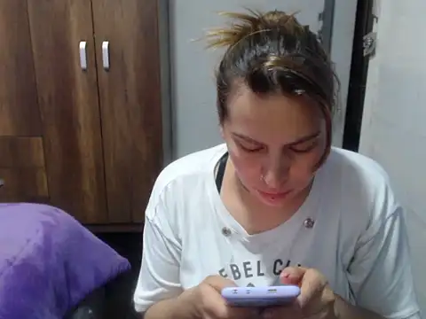 cloequeen15 online show from 11-11-25, 05:46