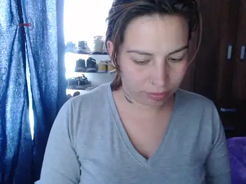 cloequeen15 online show from 11-26-25, 08:21