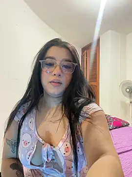 Aliciawhitee online show from 11-22-25, 01:48