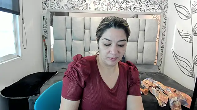 Chanel  Rose   online show from 09-13-25, 12:05