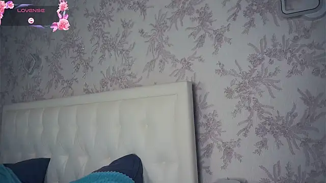 MalvinaKroening online show from 11-24-25, 06:13