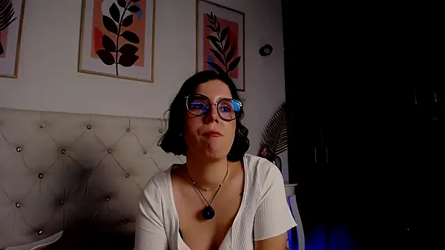 Snapshot of barbyehot chatting on 07-14-26, 02:05 barbyehot online show from 07-14-26, 02:05