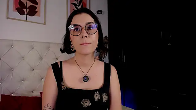 Snapshot of barbyehot chatting on 07-17-26, 10:25 barbyehot online show from 07-17-26, 10:25
