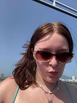 Snapshot of cherryrosealiee chatting on 02-21-26, 07:20 cherryrosealiee online show from 02-21-26, 07:20