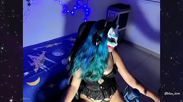 Snapshot of bluesubmissive chatting on 05-28-26, 02:09 bluesubmissive online show from 05-28-26, 02:09