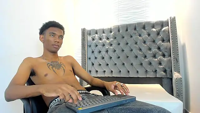 Snapshot of nero_reyd chatting on 04-22-26, 07:15 nero reyd online show from 04-22-26, 07:15