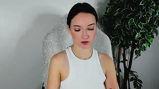 EileenMoores online show from 10-11-25, 01:09