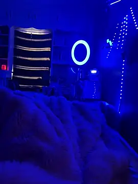 Snapshot of Slave4Him chatting on 09-10-25, 04:07 Slave4Him online show from 09-10-25, 04:07