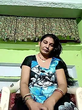Snapshot of ZIVAA chatting on 05-18-26, 07:03 ZIVAA online show from 05-18-26, 07:03