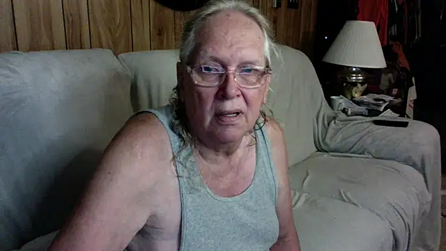 OldLadySara online show from 10-13-25, 12:10