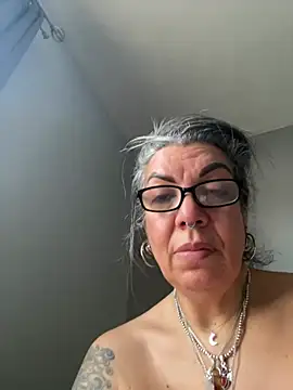 dieseldame1313 online show from 01-27-25, 09:55