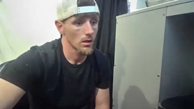 Snapshot of Robbin_Bnks chatting on 10-30-25, 05:20 Robbin Bnks online show from 10-30-25, 05:20