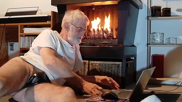 ewaldwillems99 online show from 12-02-25, 02:45