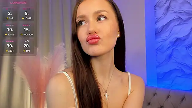 Aria Mila online show from 11-28-25, 11:46