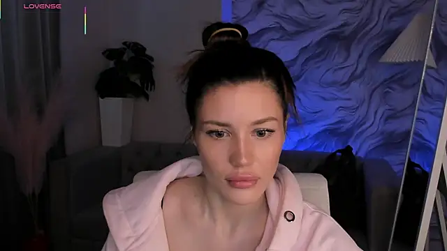 Aria Mila online show from 03-26-26, 03:01