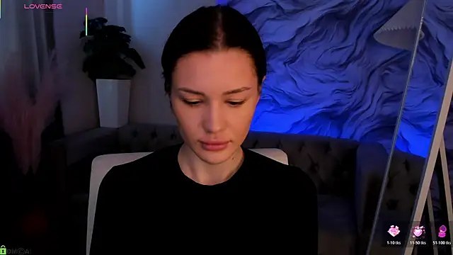 Aria Mila online show from 04-17-26, 03:31