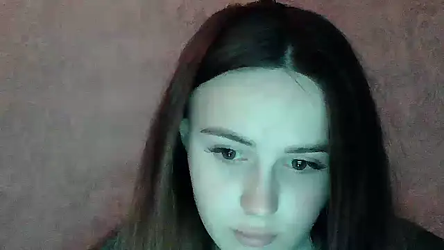 SweetLoraa online show from 04-10-26, 08:24