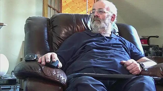 janzer13 online show from 11-19-25, 02:06