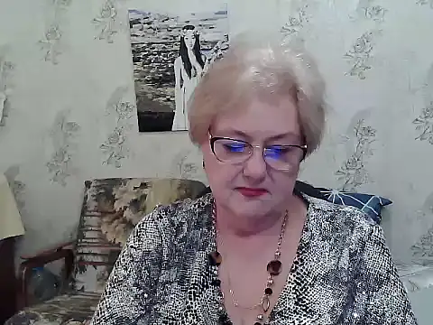 Snapshot of Renata62011 chatting on 06-13-26, 02:37 Renata62011 online show from 06-13-26, 02:37