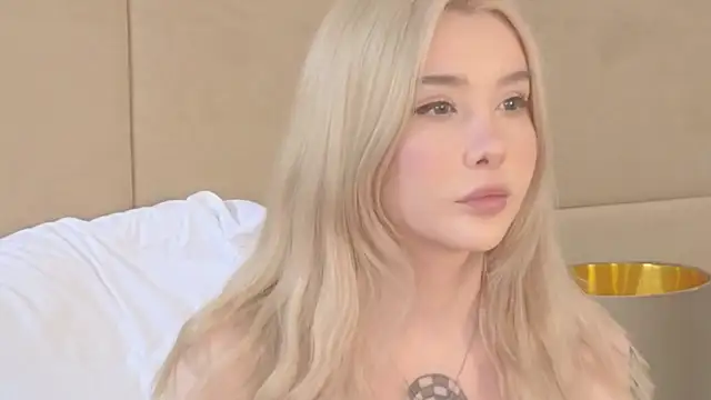 Snapshot of Nesolla chatting on 07-23-26, 11:08 Nesolla online show from 07-23-26, 11:08