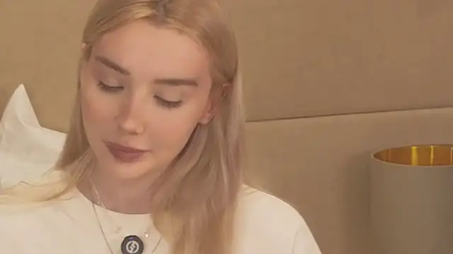 Snapshot of Nesolla chatting on 07-24-26, 10:46 Nesolla online show from 07-24-26, 10:46