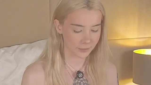 Snapshot of Nesolla chatting on 07-31-26, 12:15 Nesolla online show from 07-31-26, 12:15