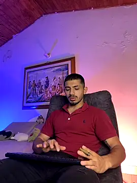 ArturoCardona  online show from 11-12-25, 01:11