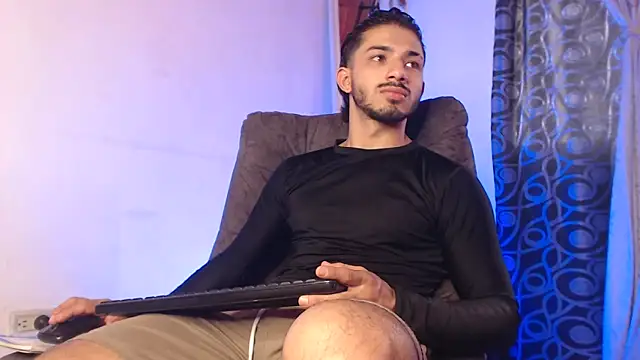 Snapshot of ArturoCardona_ chatting on 05-15-26, 09:55 ArturoCardona online show from 05-15-26, 09:55