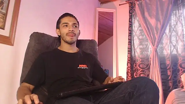 Snapshot of ArturoCardona_ chatting on 05-30-26, 02:36 ArturoCardona online show from 05-30-26, 02:36