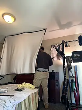 KeYBuMp323 online show from 11-18-25, 03:05