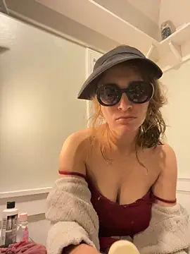 Lilamelon online show from 09-26-25, 06:39