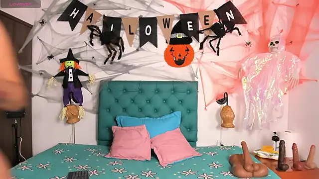 juliana 13 online show from 10-19-25, 12:06