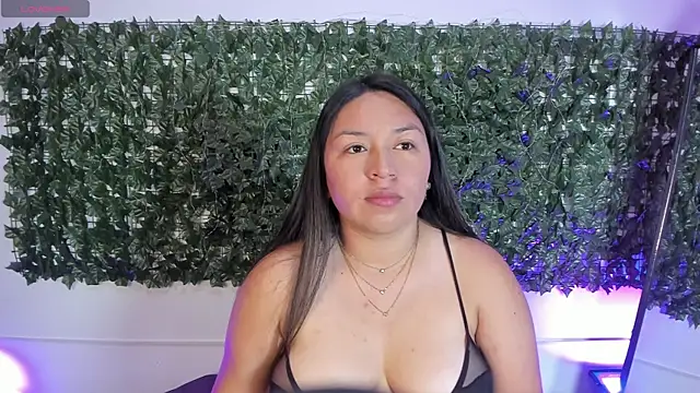 BellaRoux1 online show from 01-09-26, 12:41