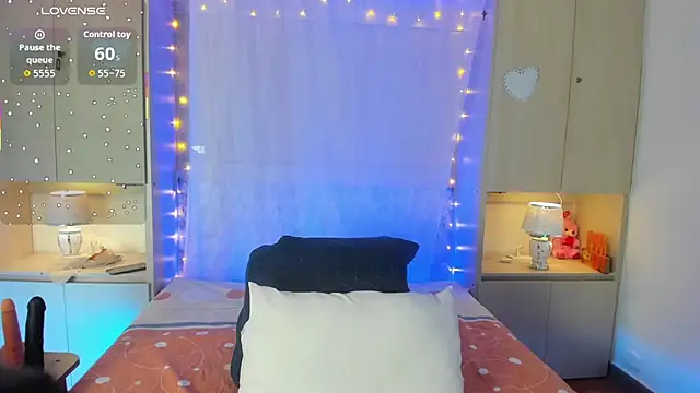 LilyWhitney online show from 11-08-25, 04:12