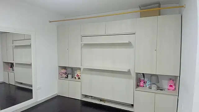 LilyWhitney online show from 06-20-26, 04:04