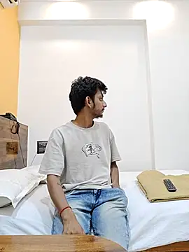 yung cplz online show from 06-06-26, 02:44