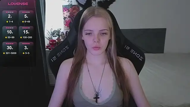 Luna Navy online show from 10-22-25, 09:09