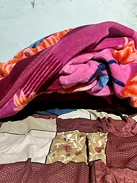 Snapshot of POOJACOUPLE chatting on 11-09-25, 07:45 POOJACOUPLE online show from 11-09-25, 07:45