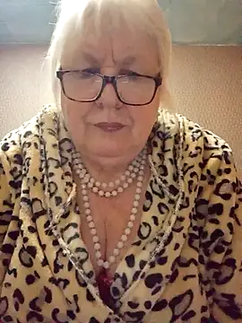 Alexia64231 online show from 10-30-25, 01:29