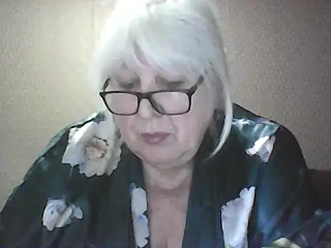 Snapshot of Alexia64231 chatting on 04-21-26, 02:56 Alexia64231 online show from 04-21-26, 02:56