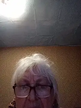 Snapshot of Alexia64231 chatting on 06-22-26, 04:37 Alexia64231 online show from 06-22-26, 04:37