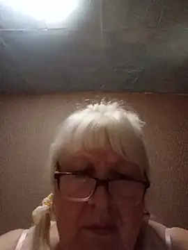 Snapshot of Alexia64231 chatting on 06-27-26, 11:04 Alexia64231 online show from 06-27-26, 11:04
